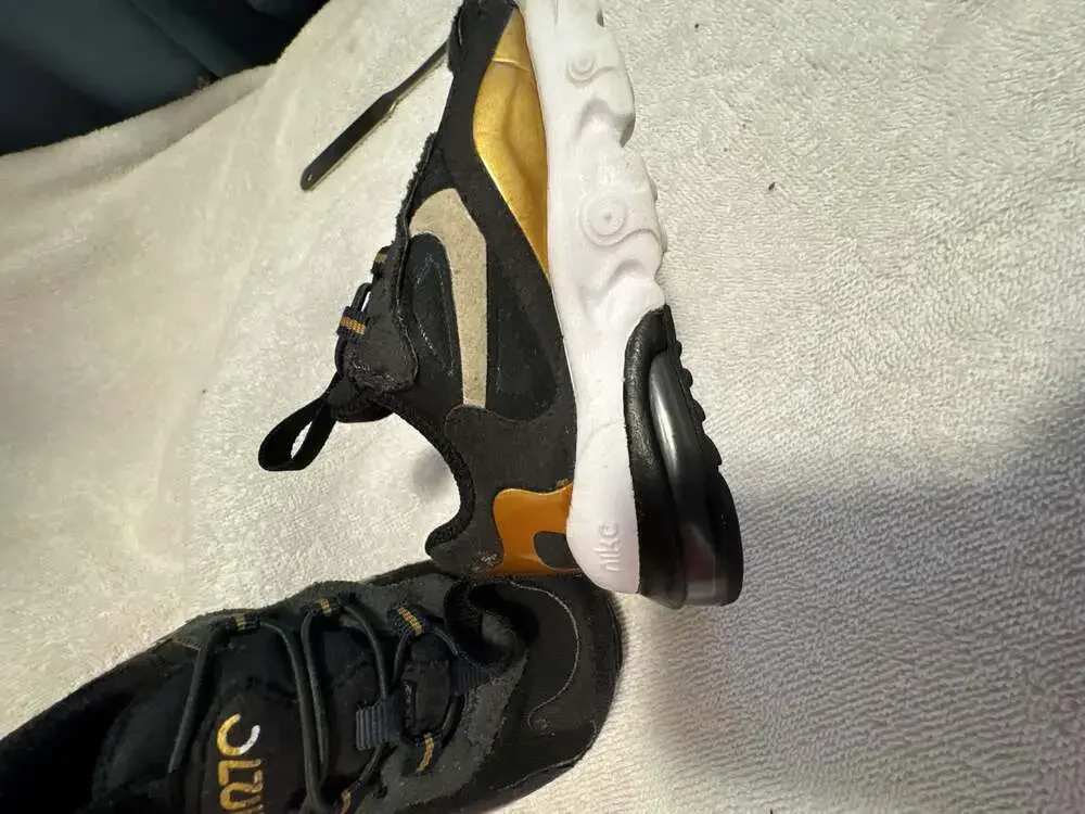 Nike Air Max 270 React Toddler Shoes Black/Metallic Gold Size 5C